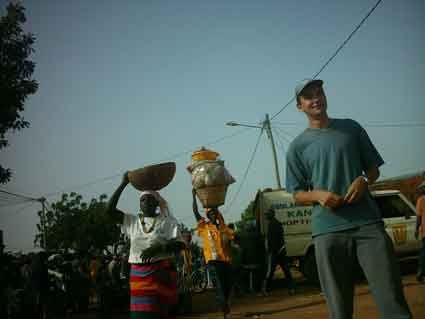 Ciaran sur le marché de Mopti